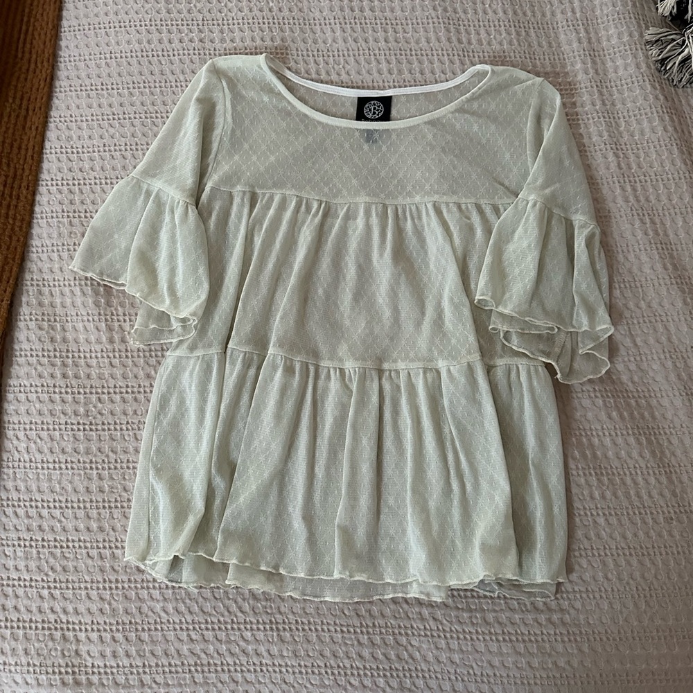 🌑 S O L D 🌑 Gorgeous Flowy Sheer Lace Top